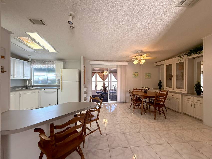 8204 Lemonwood Dr a Ellenton, FL Mobile or Manufactured Home for Sale